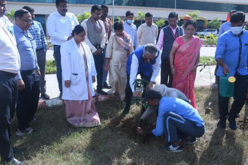 Interaction of Honorable President AIIMS Gorakhpur Padma Bhushan Dr Ambrish Mithal with Faculty/ MBBS Students/ Nursing Students 