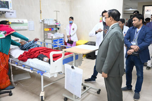 Executive Director Sir took rounds of the Trauma and Emergency Ward and also inspected the ongoing construction of the Trauma OT-2