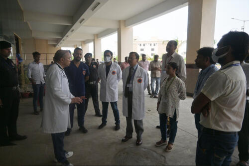 Executive Director along with Deputy Director  and HOD Trauma Emergency took rounds