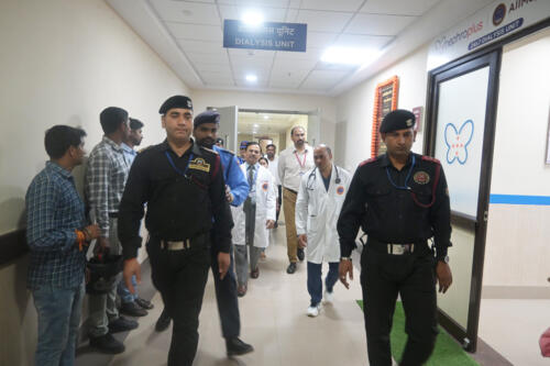 Executive Director along with Deputy Director and HOD Trauma Emergency took rounds