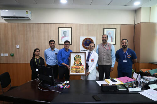 John Hopkins University, USA presented a memento of Ram Mandir to Executive Director