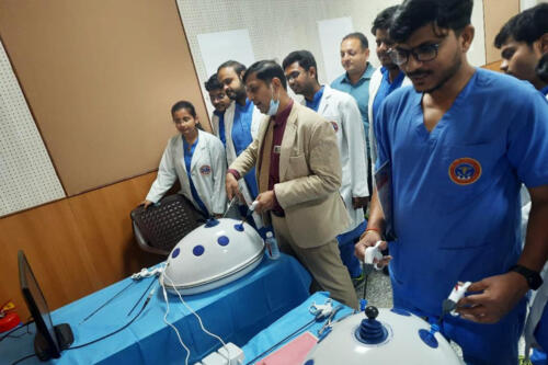 Laparoscopic-Cholecystectomy-Hands-1